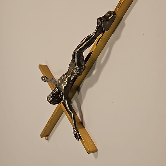 Holy Spiritual Religious Crucifix Cross in Pewter & Brass Finish (#4) - Picture 3 of 14